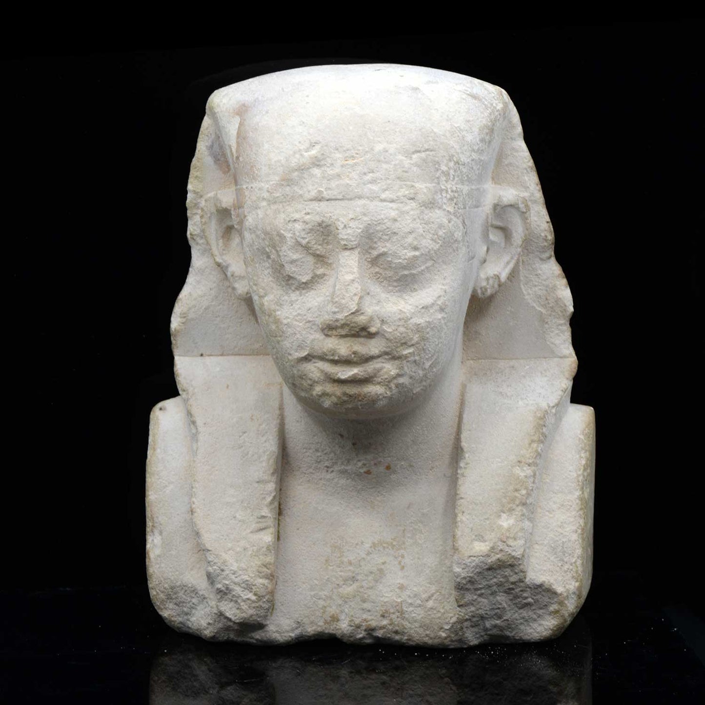 Ein ägyptisches Kalkstein-Bildhauermodell eines Pharaos, ptolemäische Zeit, ca. 332 - 30 v. Chr. 