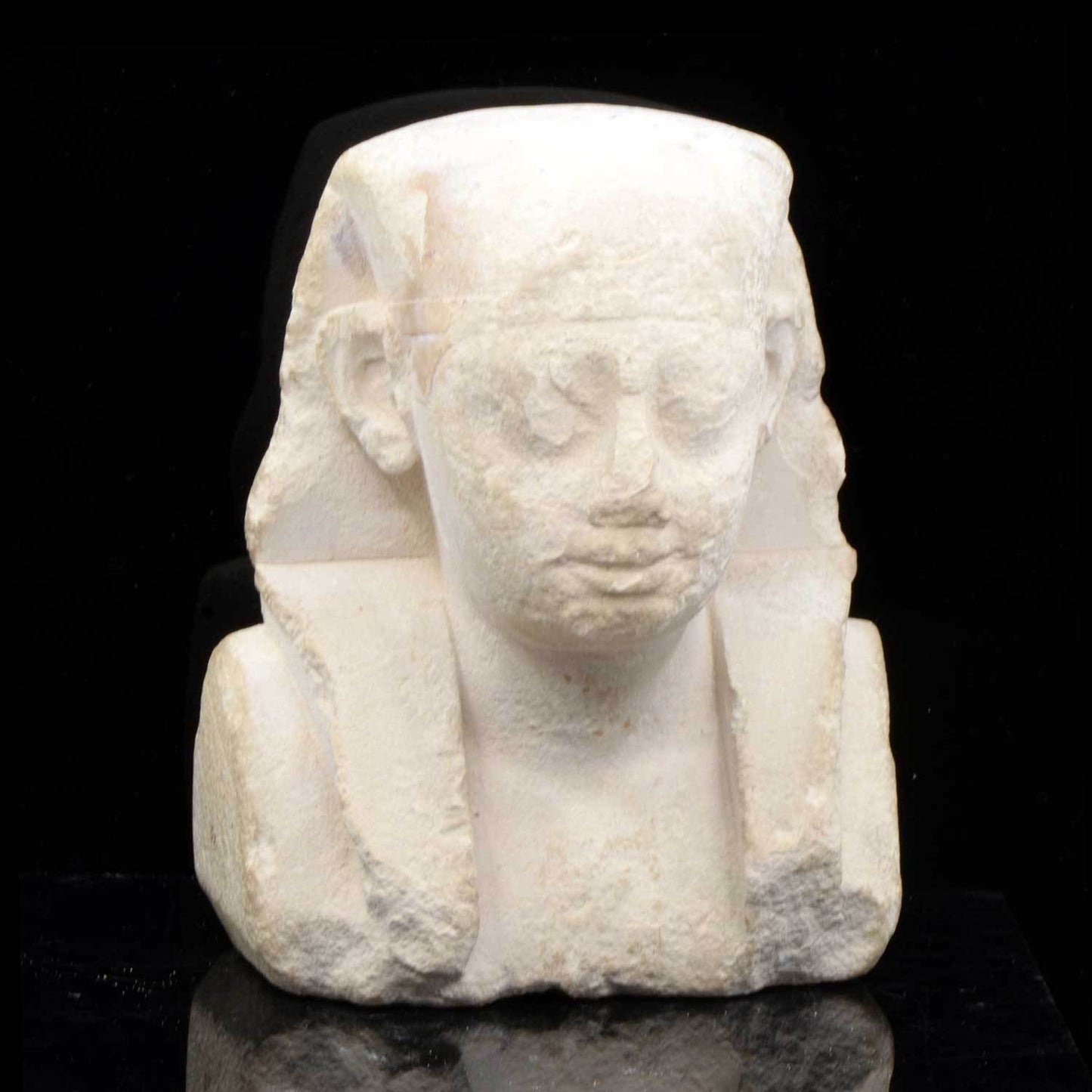 Ein ägyptisches Kalkstein-Bildhauermodell eines Pharaos, ptolemäische Zeit, ca. 332 - 30 v. Chr. 