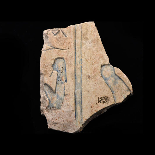 Ein ägyptisches Kalksteinrelieffragment, Spätzeit, ca. 664 - 332 v. Chr.