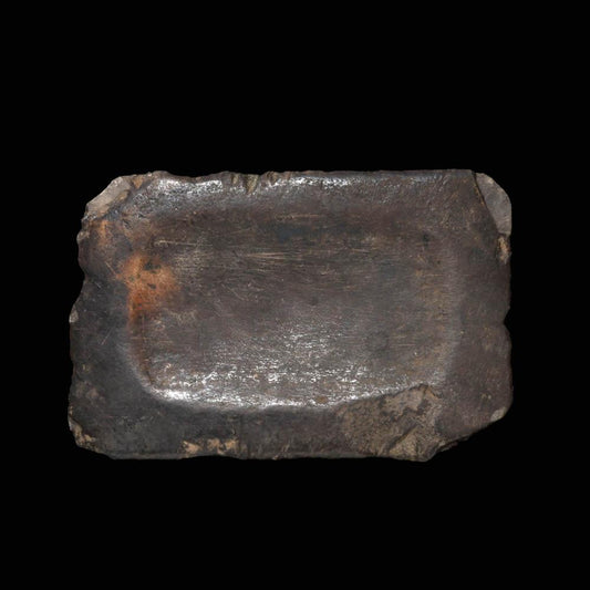 Eine ägyptische Kosmetikpalette aus Grauwacke, Mittleres Reich, ca. 2040 - 1786 v. Chr.