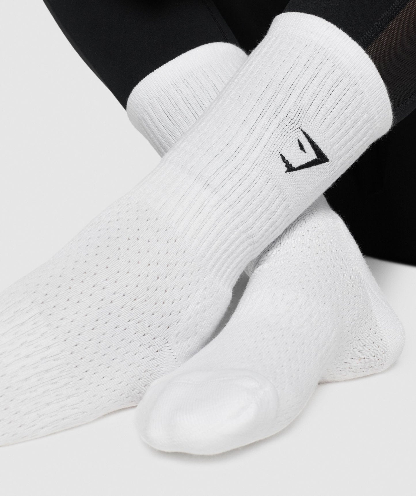 Gymshark Embroidered Sharkhead Crew Socks - White