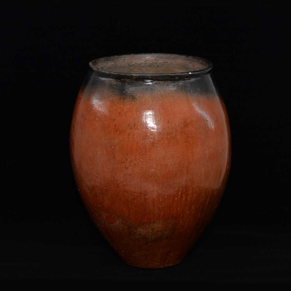 ایک بڑا مصری سیاہ فام ریڈویئر برتن ، پری ڈینسٹک پیریڈ ، 3600-3400 قبل مسیح