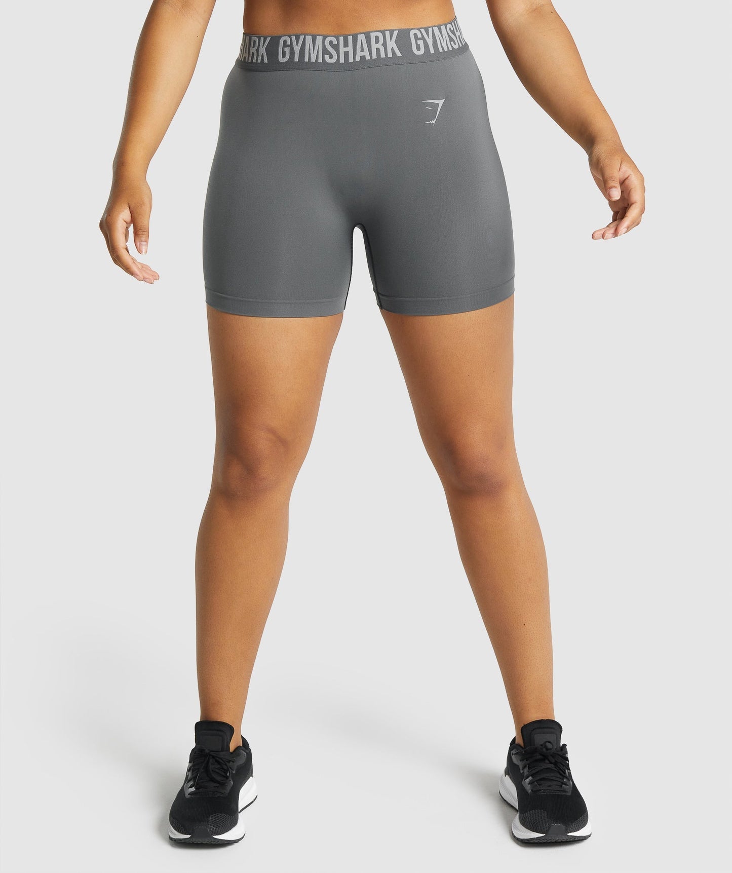 Gymshark Fit nahtlose Shorts - Holzkohle