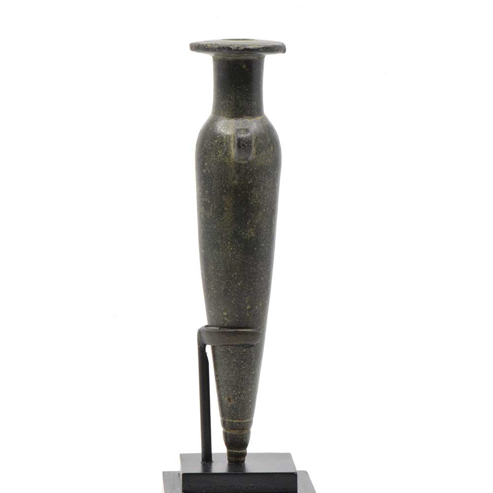 Ein griechisches Kosmetikgefäß aus Bronze, hellenistische Periode, ca. 3. - 1. Jahrhundert v. Chr.