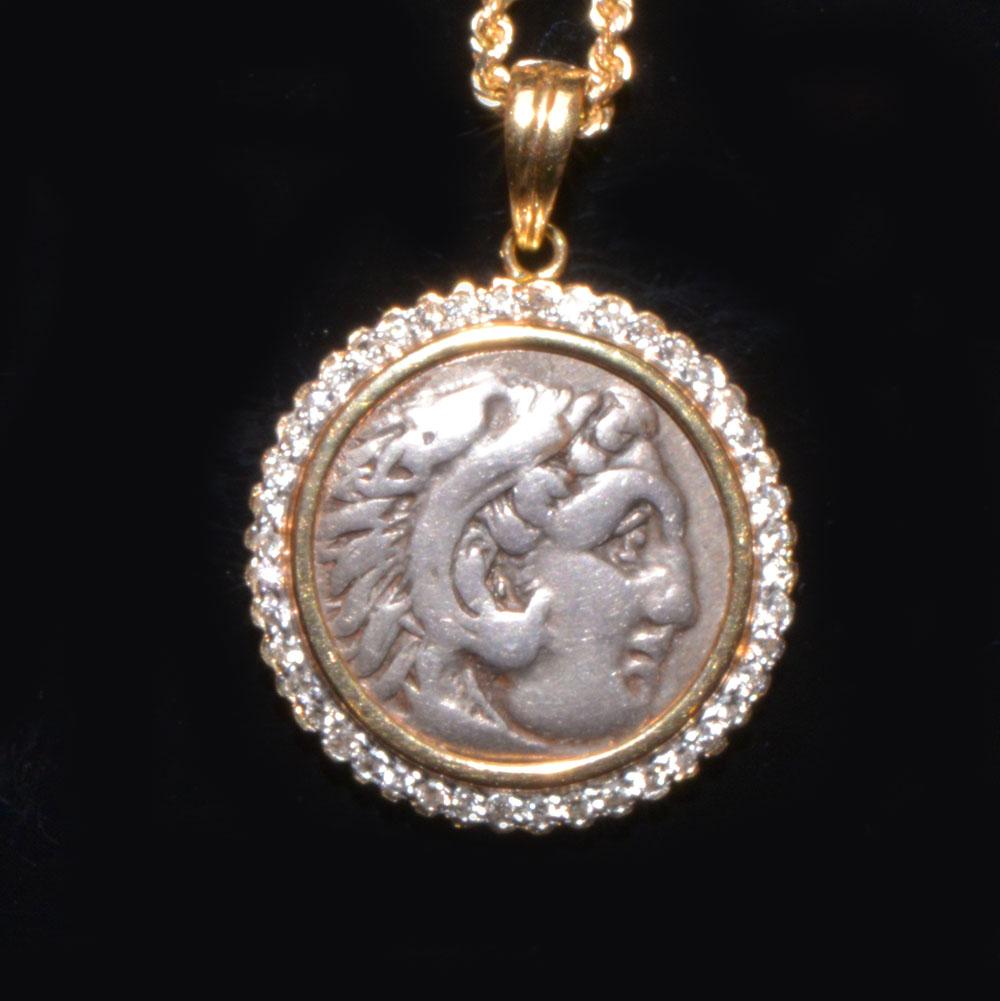 الیگزینڈر دی گریٹ سلور ڈرچم (سن 336 - 323 قبل مسیح) سونے اور ہیرے کے ہار میں سیٹ