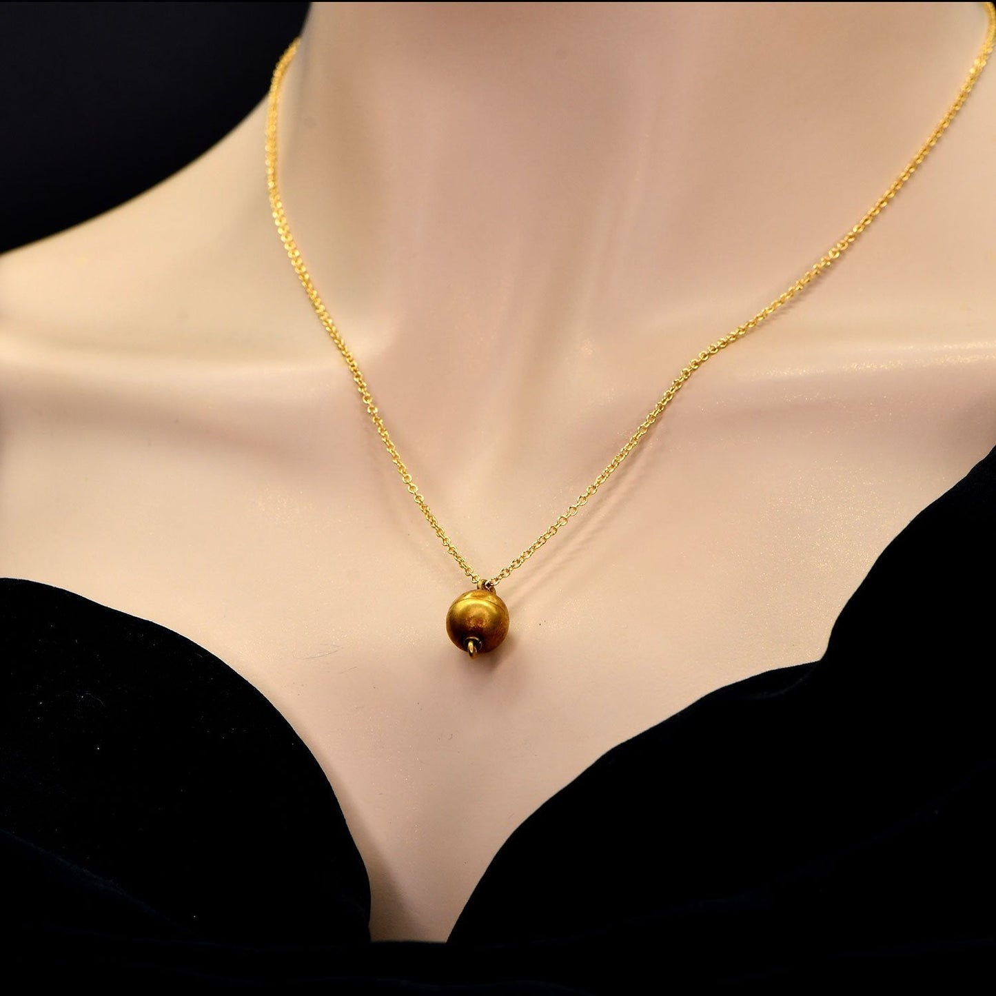 Ein griechischer Anhänger aus goldenen Kugelperlen, hellenistische Periode, ca. 3. - 1. Jahrhundert v. Chr.