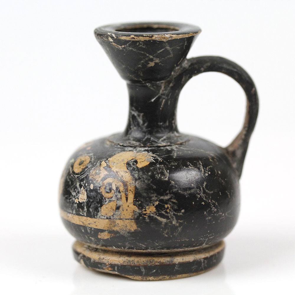 Eine rotfigurige Xenonware-Hocker-Lekythos mit Ente, Magna Graecia, ca. 4. Jahrhundert v. Chr.