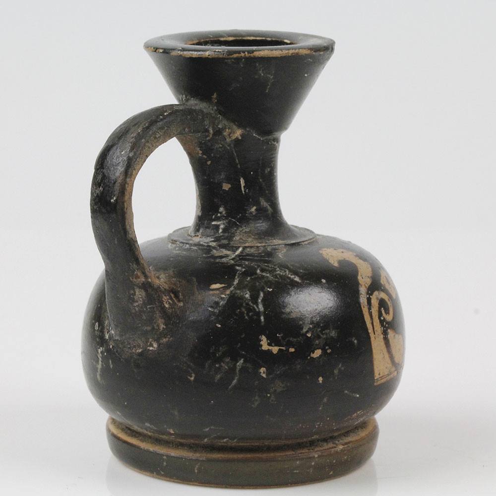 Eine rotfigurige Xenonware-Hocker-Lekythos mit Ente, Magna Graecia, ca. 4. Jahrhundert v. Chr.