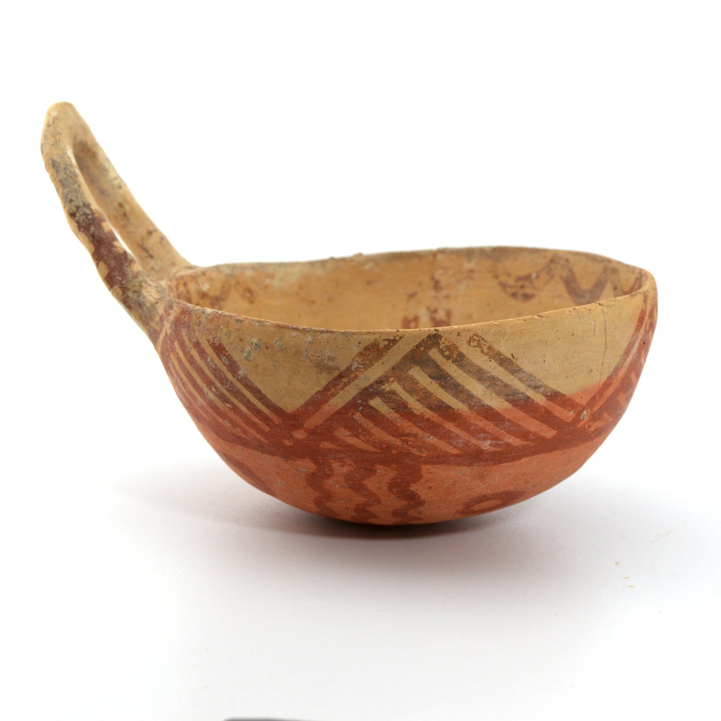 Eine zyprische Milchkanne aus weiß bemalter Keramik, Mittelzypriotisch II-III, ca. 1850-1650 v. Chr.