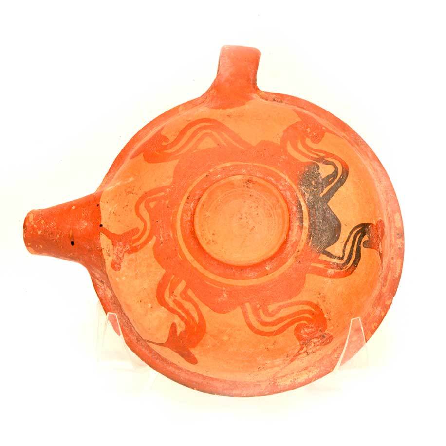 Eine mykenische flache Gießschale aus Terrakotta, späthelladische Periode, ca. 1400-1350 v. Chr.