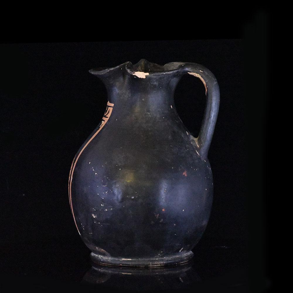 ایک اپولین سرخ شخصیت ٹریفیل اوینوچو ، سی اے۔ چوتھی صدی قبل مسیح