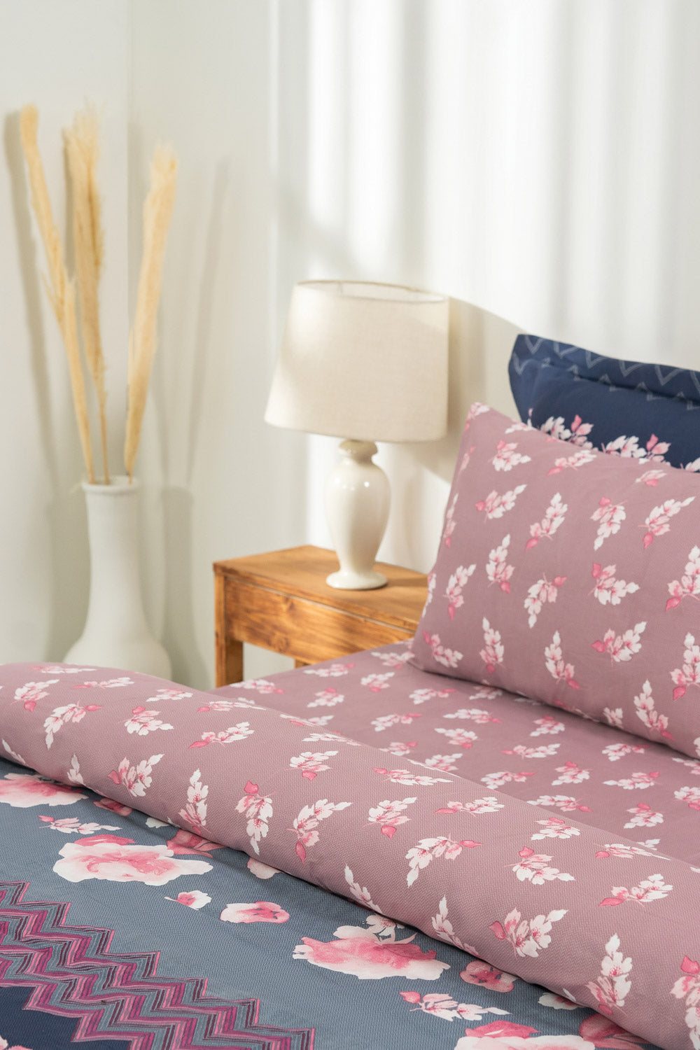 Lilac Tale - Bed Sheet