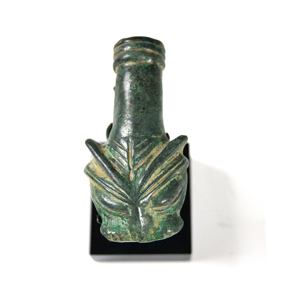 ایک لورستان زومورفک وہٹ اسٹون ہینڈل ، سی اے۔ آٹھویں - ساتویں صدی قبل مسیح