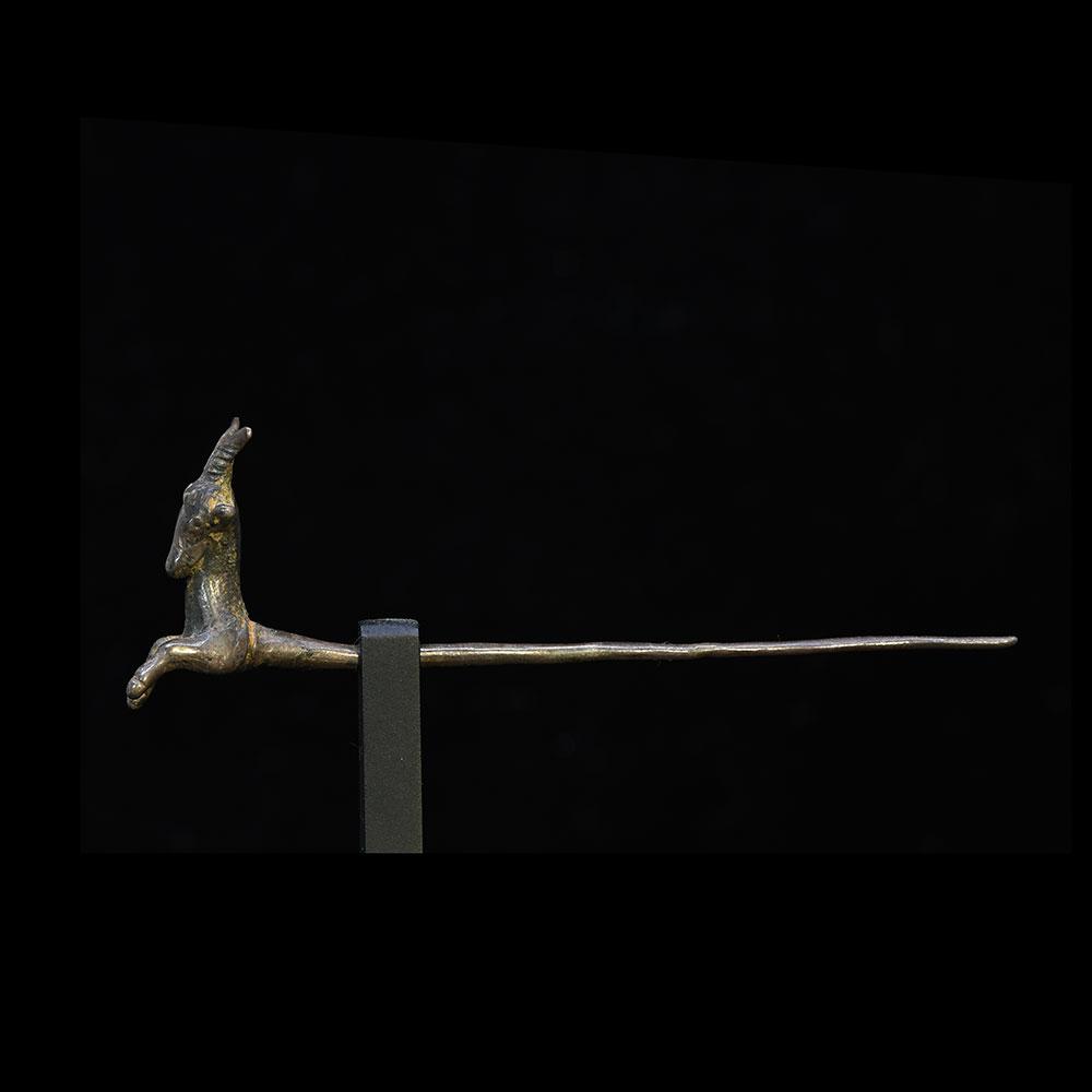 Eine Ziegennadel aus Silber aus dem Nahen Osten, ca. 200 v. Chr. - 200 n. Chr.