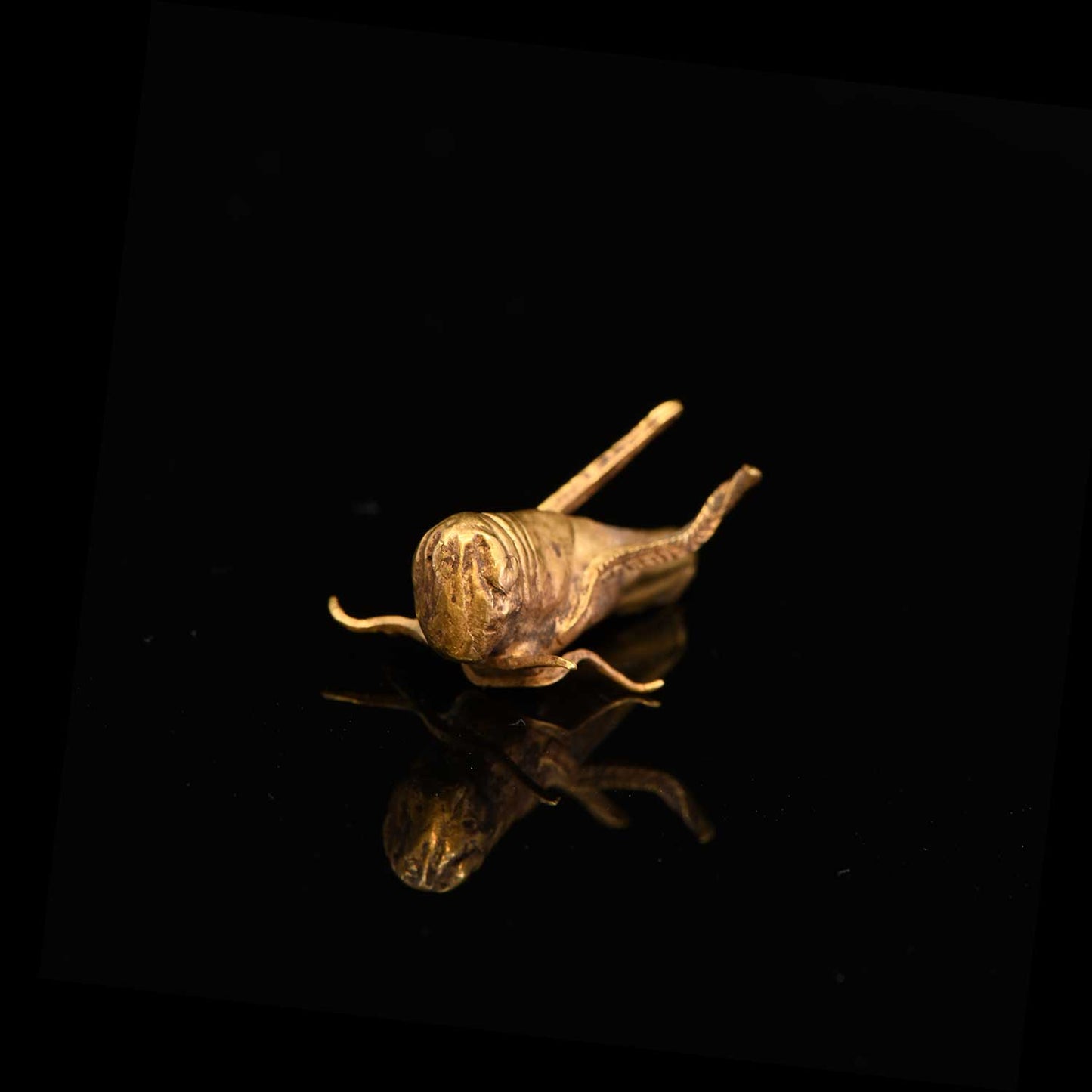 Eine veröffentlichte biblische kanaanitische goldene Heuschrecke, ca. 11. Jahrhundert v. Chr.