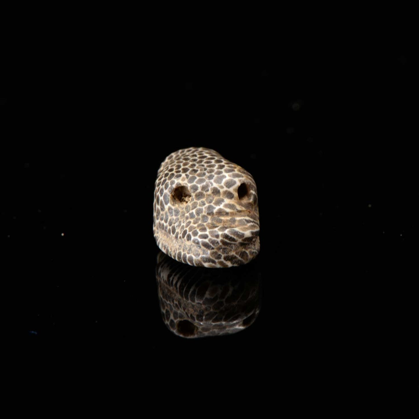 Ein hervorragendes Schlangenkopf-Amulett aus dem Nahen Osten, Achämenidenzeit, ca. 550 - 330 v. Chr.