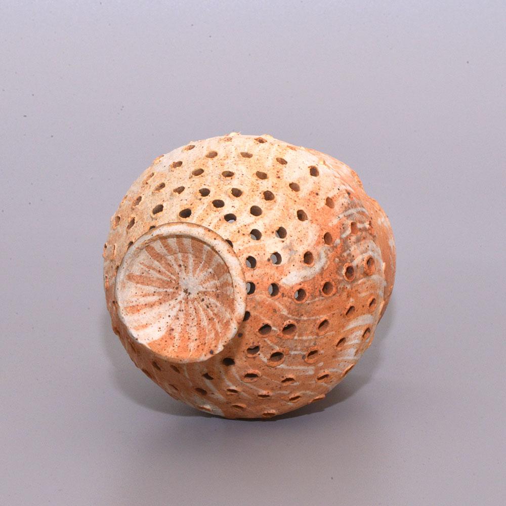 Ein gutes Amlash-Terrakotta-Sieb, Eisenzeit I-II, ca. 1400 - 800 v. Chr.