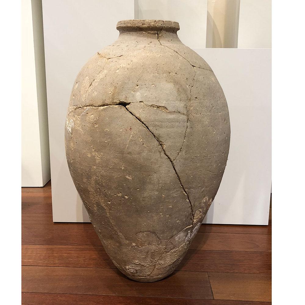 Ein großes kanaanitisches Terrakotta-Pithos, Eisenzeit I-II, ca. 1400 - 800 v. Chr.