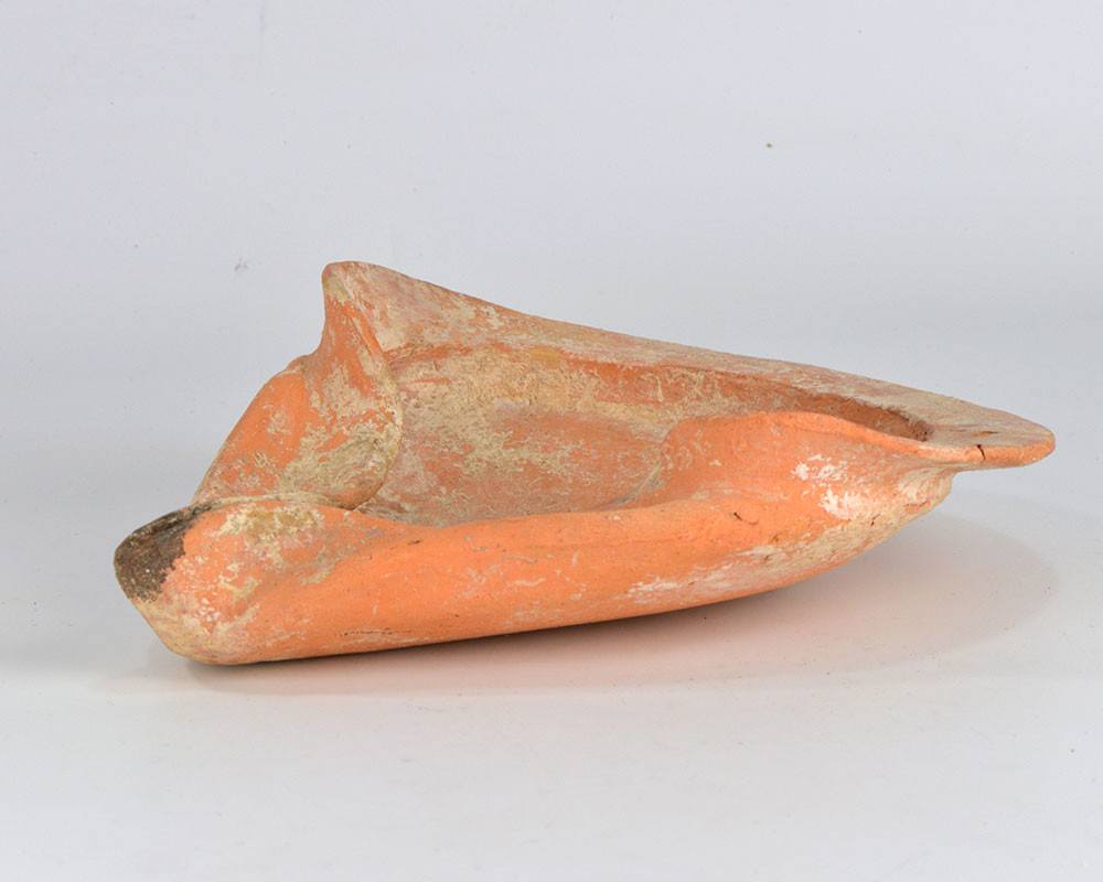 ایک بہت بڑا ٹیراکوٹا شیل قسم کا تیل چراغ ، فارسی پیریڈ ، سی اے۔ 500 قبل مسیح