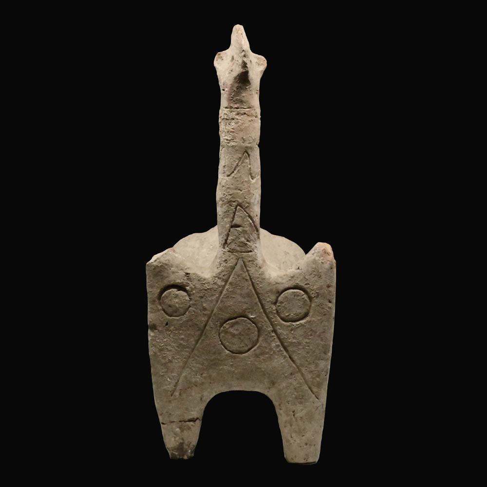 ایک بڑی املاش ٹیراکوٹا زومورفک کواڈروپڈ ، سی اے۔ ابتدائی یکم ہزاریہ قبل مسیح