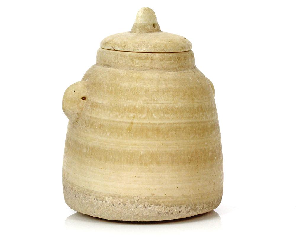 Ein biblisches „Bienenstock“-Salbengefäß mit Deckel, hellenistische Periode, ca. 3.-1. Jahrhundert v. Chr.