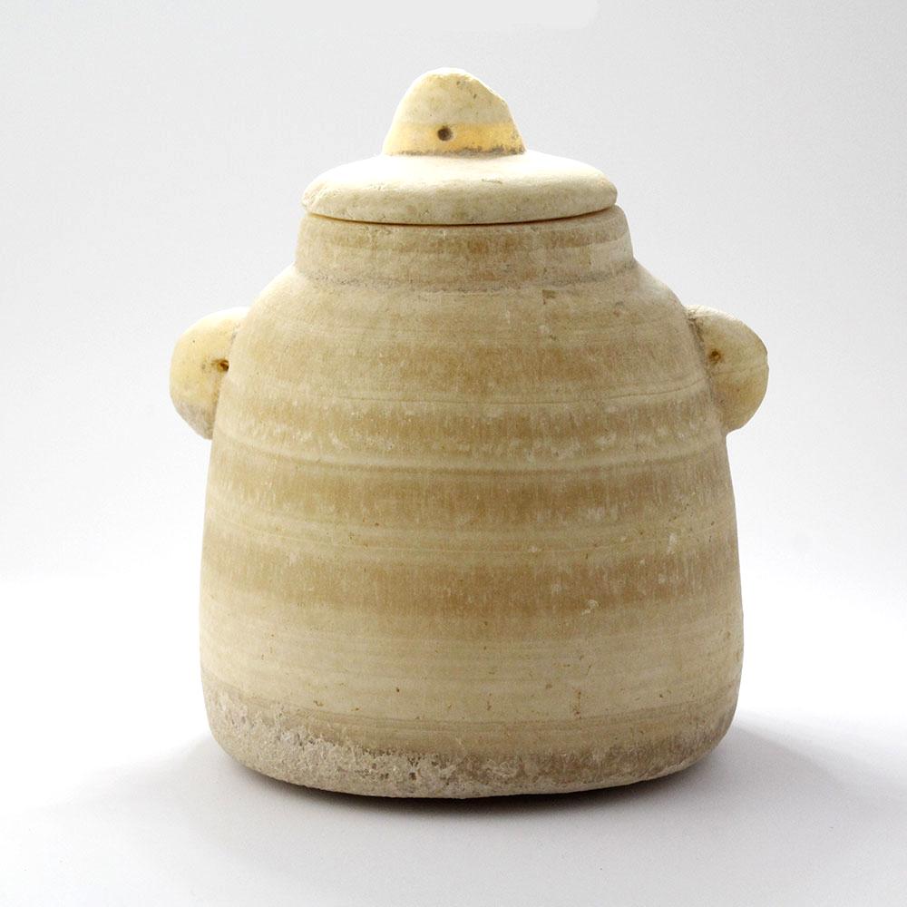 Ein biblisches „Bienenstock“-Salbengefäß mit Deckel, hellenistische Periode, ca. 3.-1. Jahrhundert v. Chr.