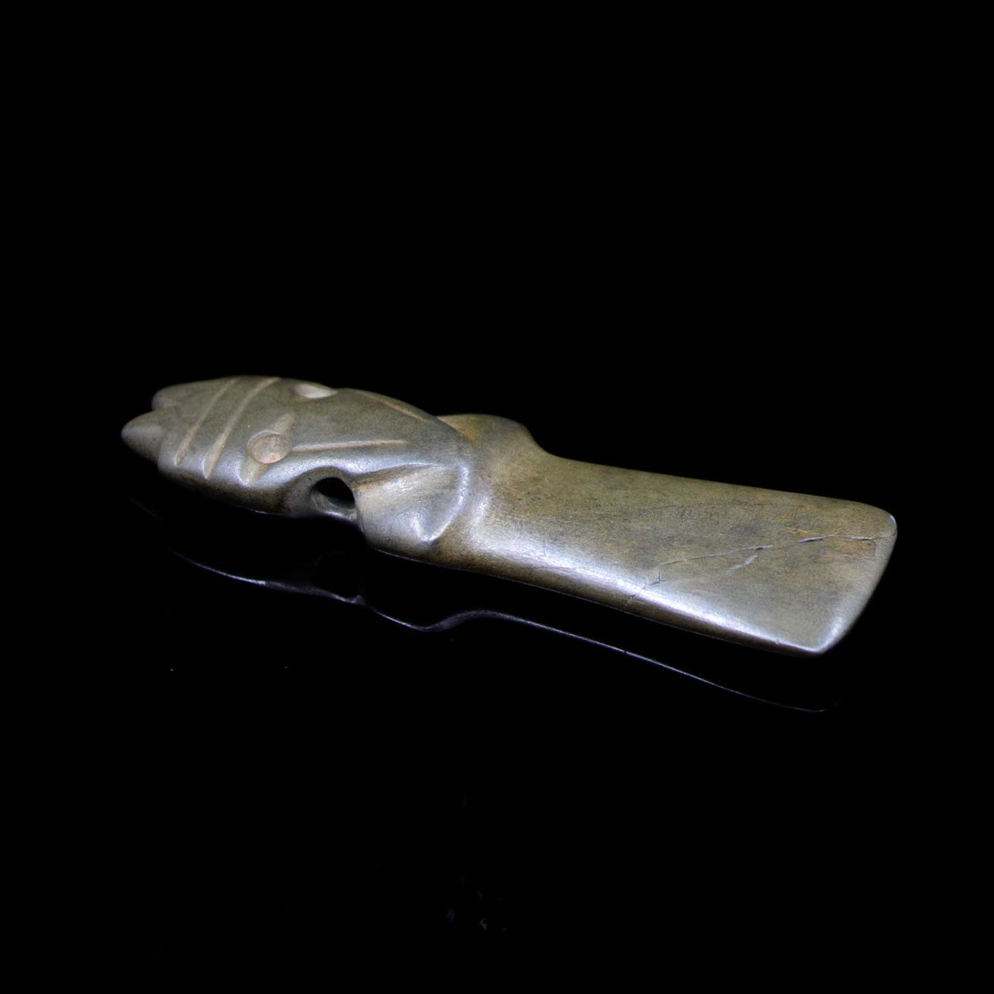 Ein Eulenanhänger aus Jadeit aus Costa Rica, klassische Periode, 300 - 900 n. Chr.