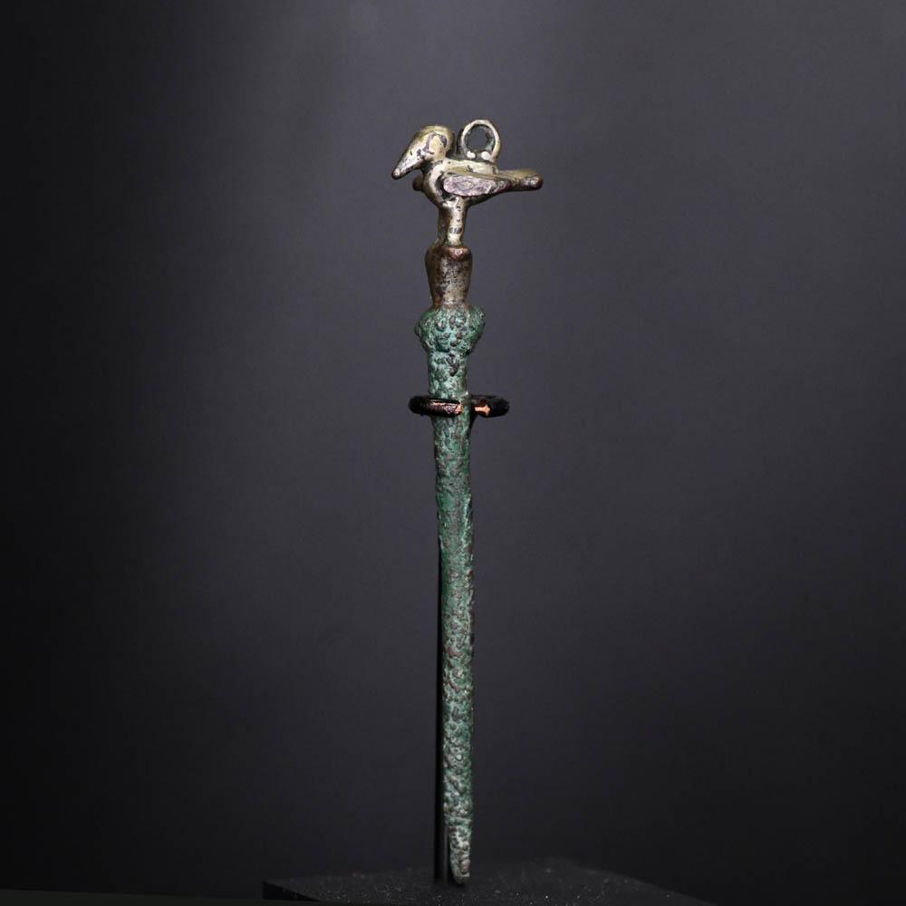 Ein silberner Vogel-Coca-Löffel aus Moche-Chimu, ca. 1100 - 1450 n. Chr.