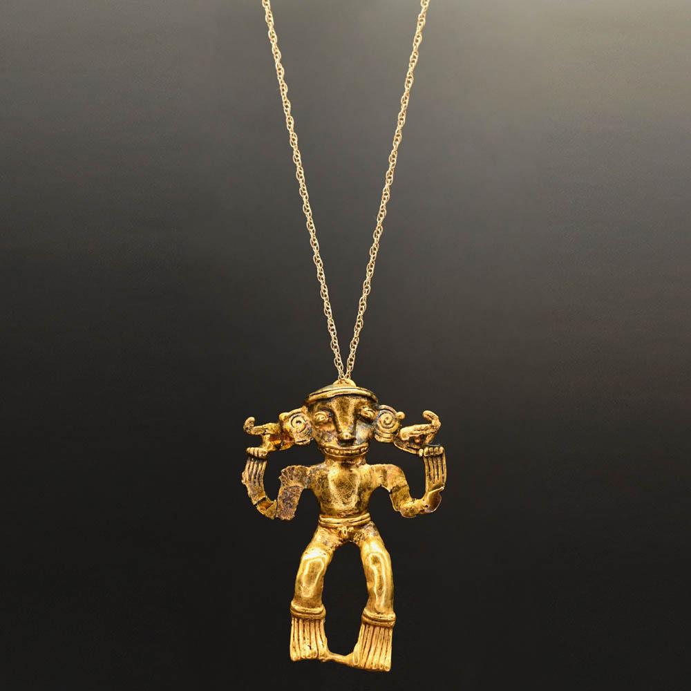 Ein großer costaricanischen Tumbaga-Anhänger eines Schamanen, Internationale Gruppe, ca. 400 - 900 n. Chr.