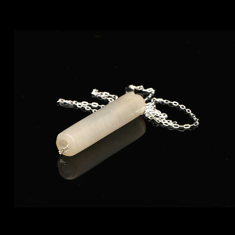 Ein großer Anhänger aus Tairona-Quarzperlen, ca. 500 n. Chr.