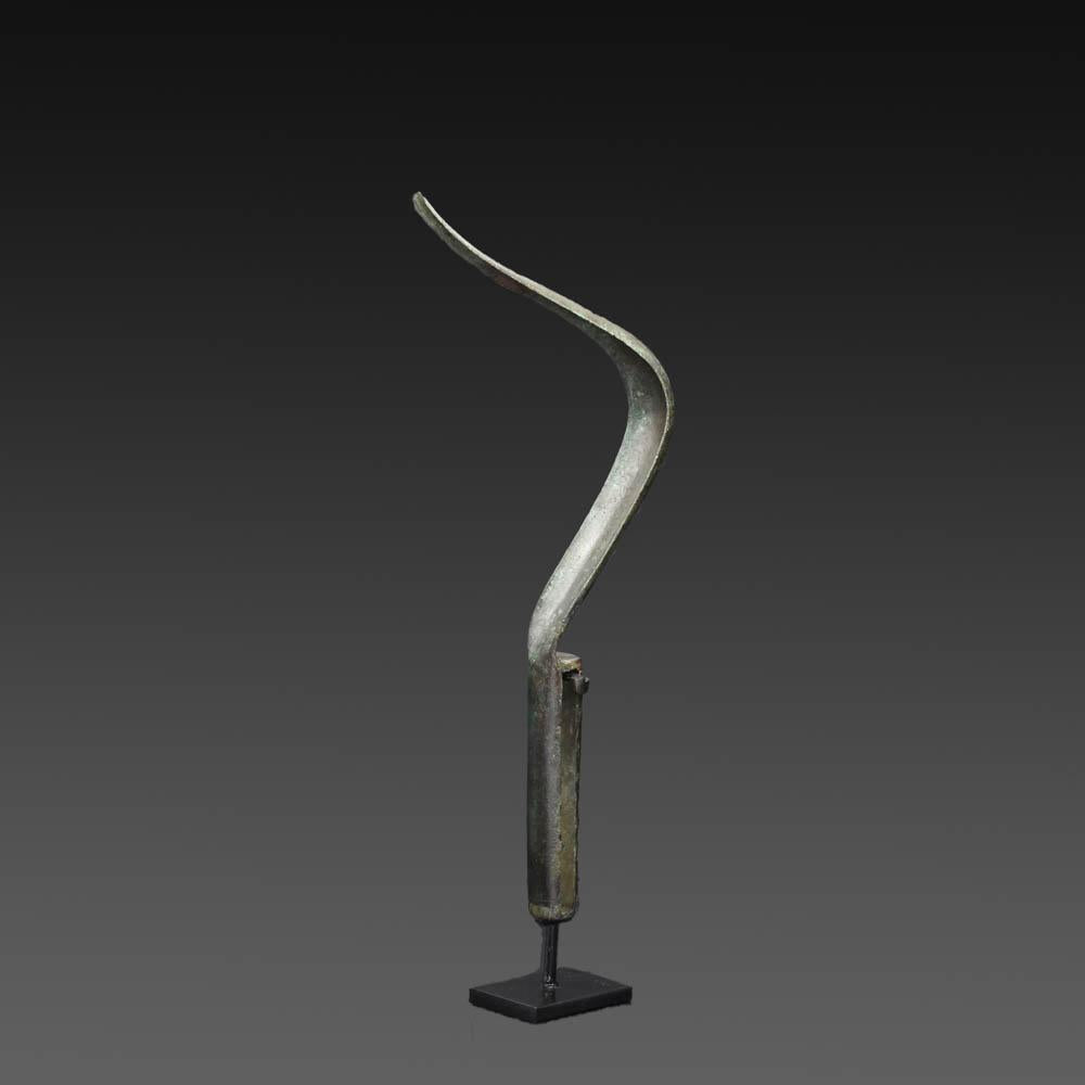 Ein verzierter römischer Strigil aus Bronze, ca. 1.-2. Jahrhundert n. Chr.