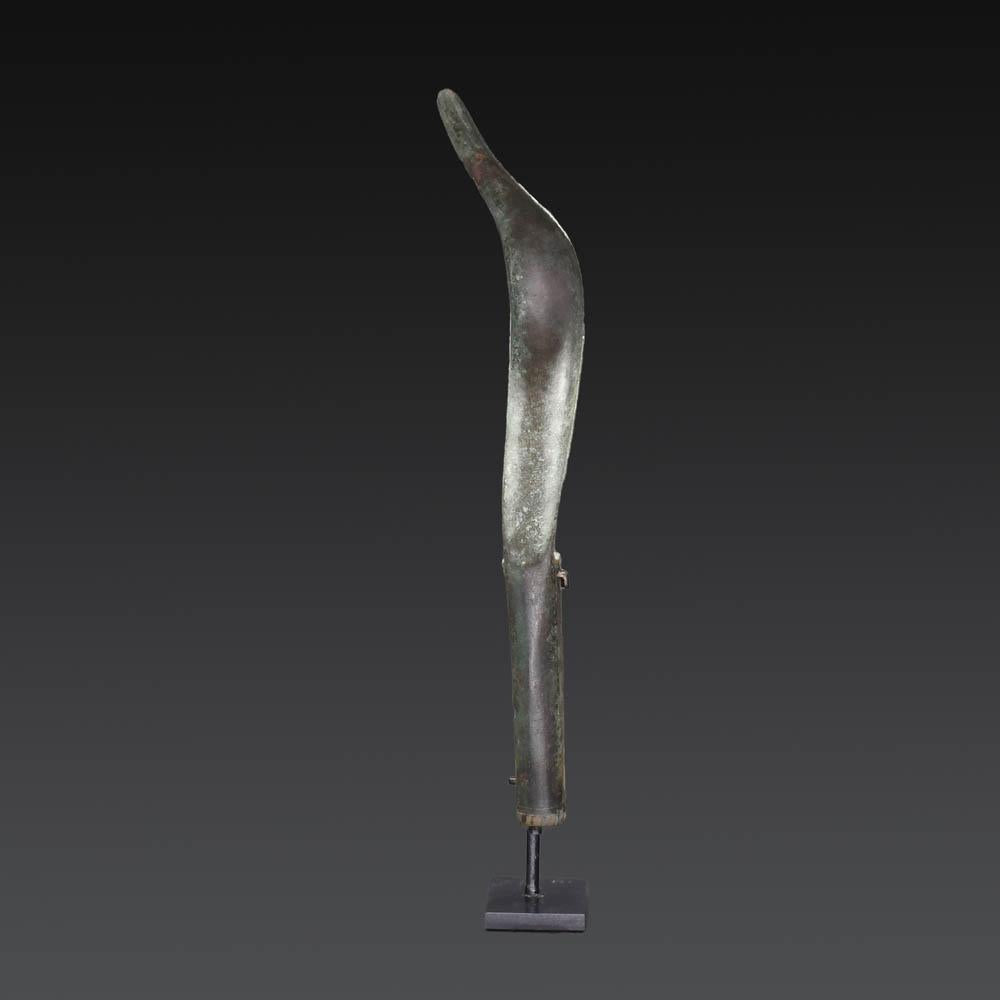 Ein verzierter römischer Strigil aus Bronze, ca. 1.-2. Jahrhundert n. Chr.