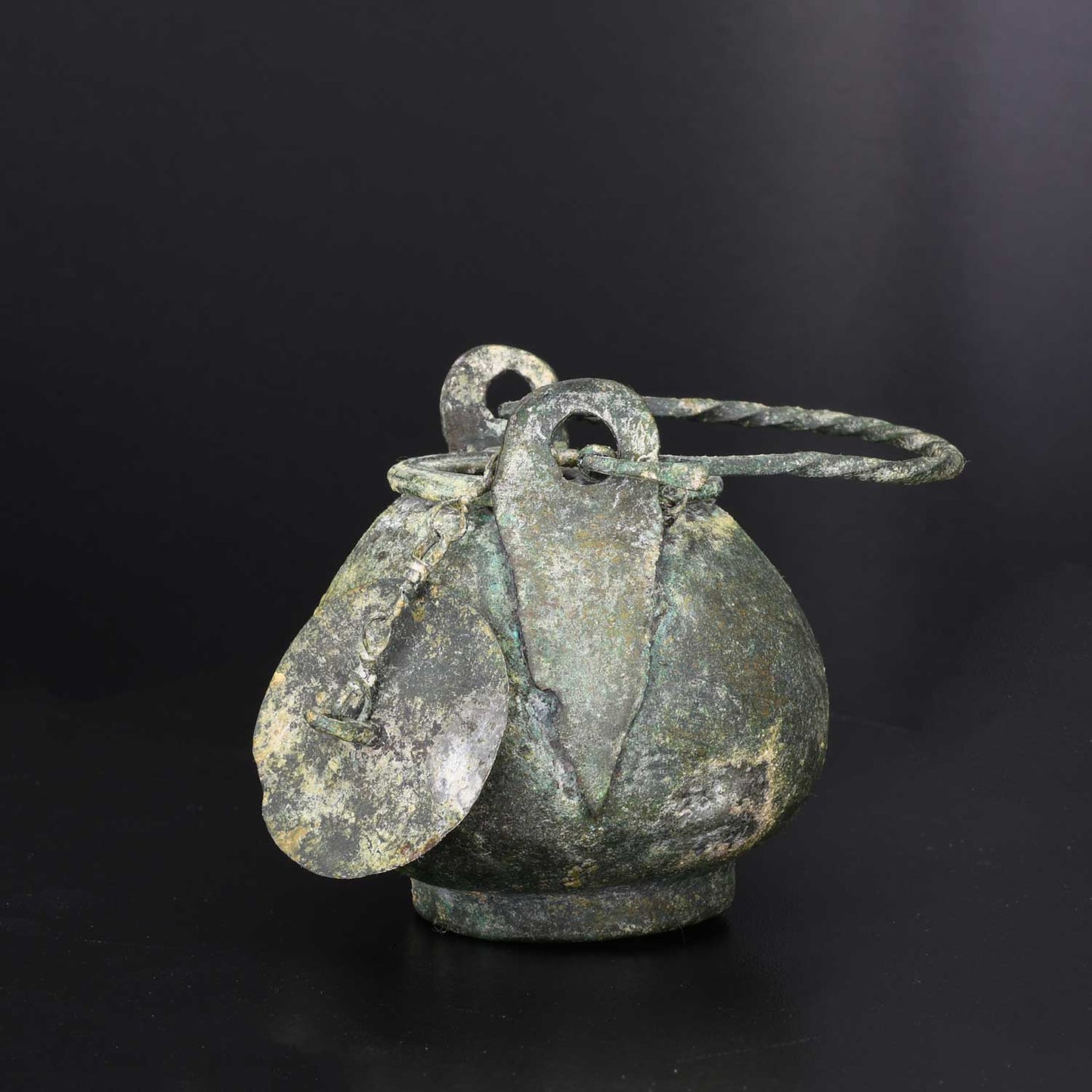 Ein römischer Bronze-Aryballos, ca. 1. - 2. Jahrhundert n. Chr.