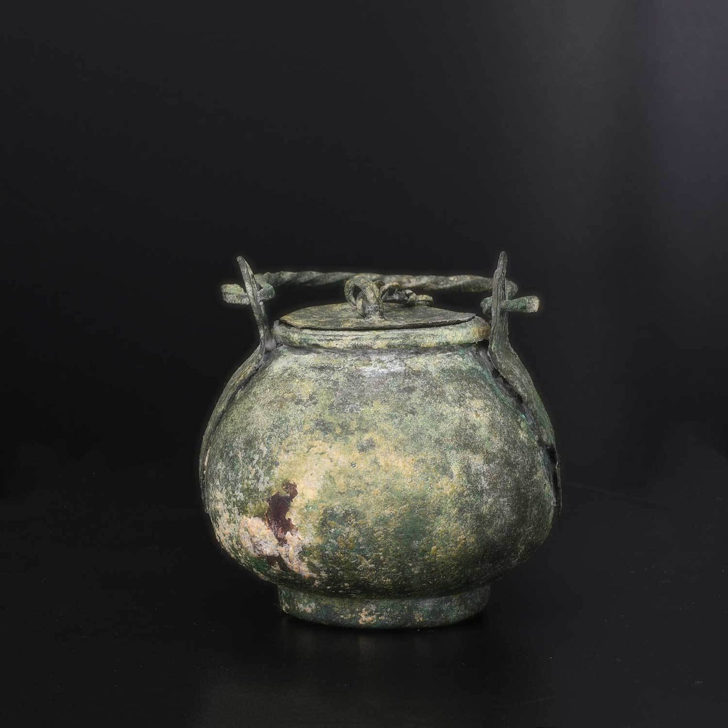 Ein römischer Bronze-Aryballos, ca. 1. - 2. Jahrhundert n. Chr.