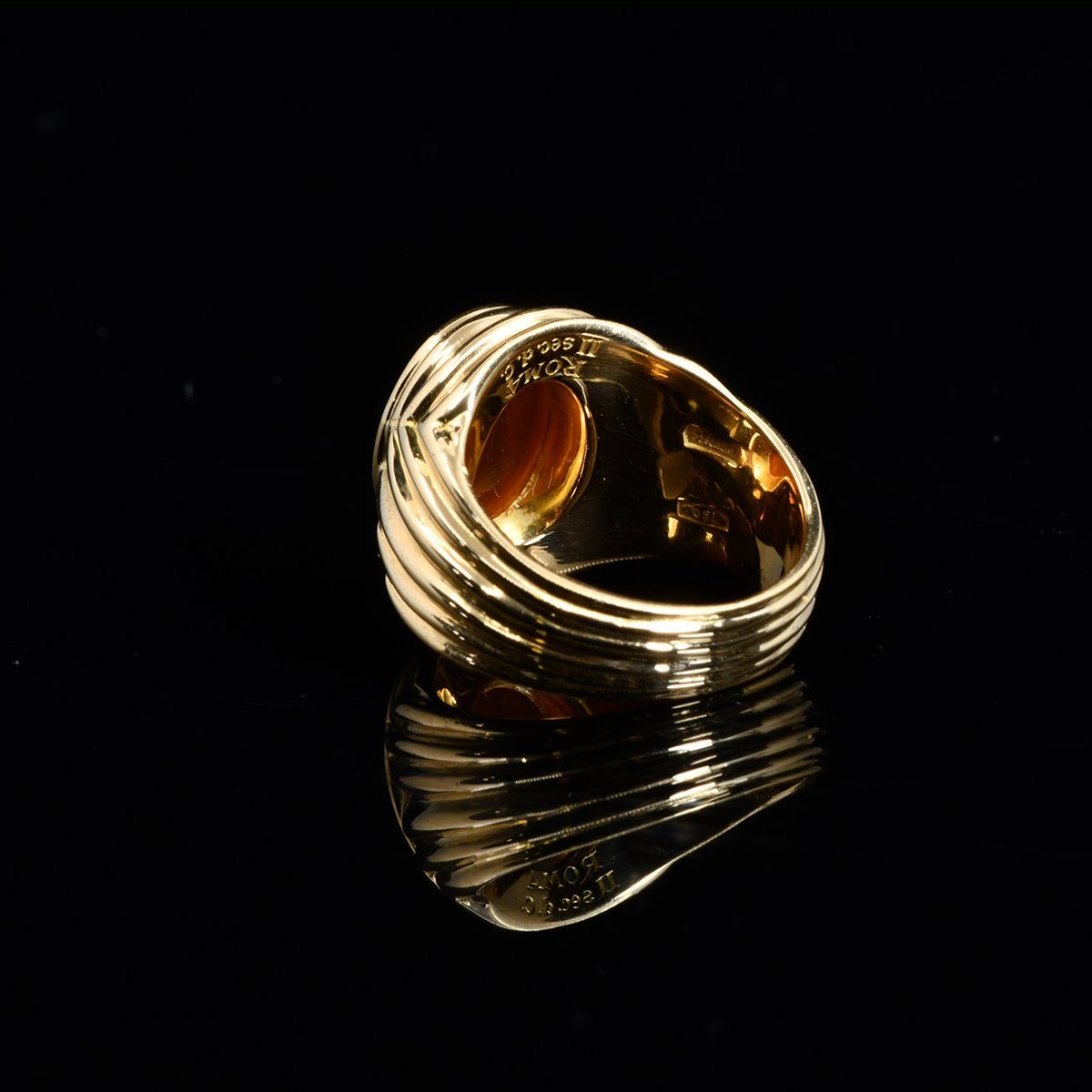 رومن انٹگلیو ، سی اے کے ساتھ ایک عمدہ BVLGARI 18K سونے کی انگوٹھی۔ دوسری صدی عیسوی