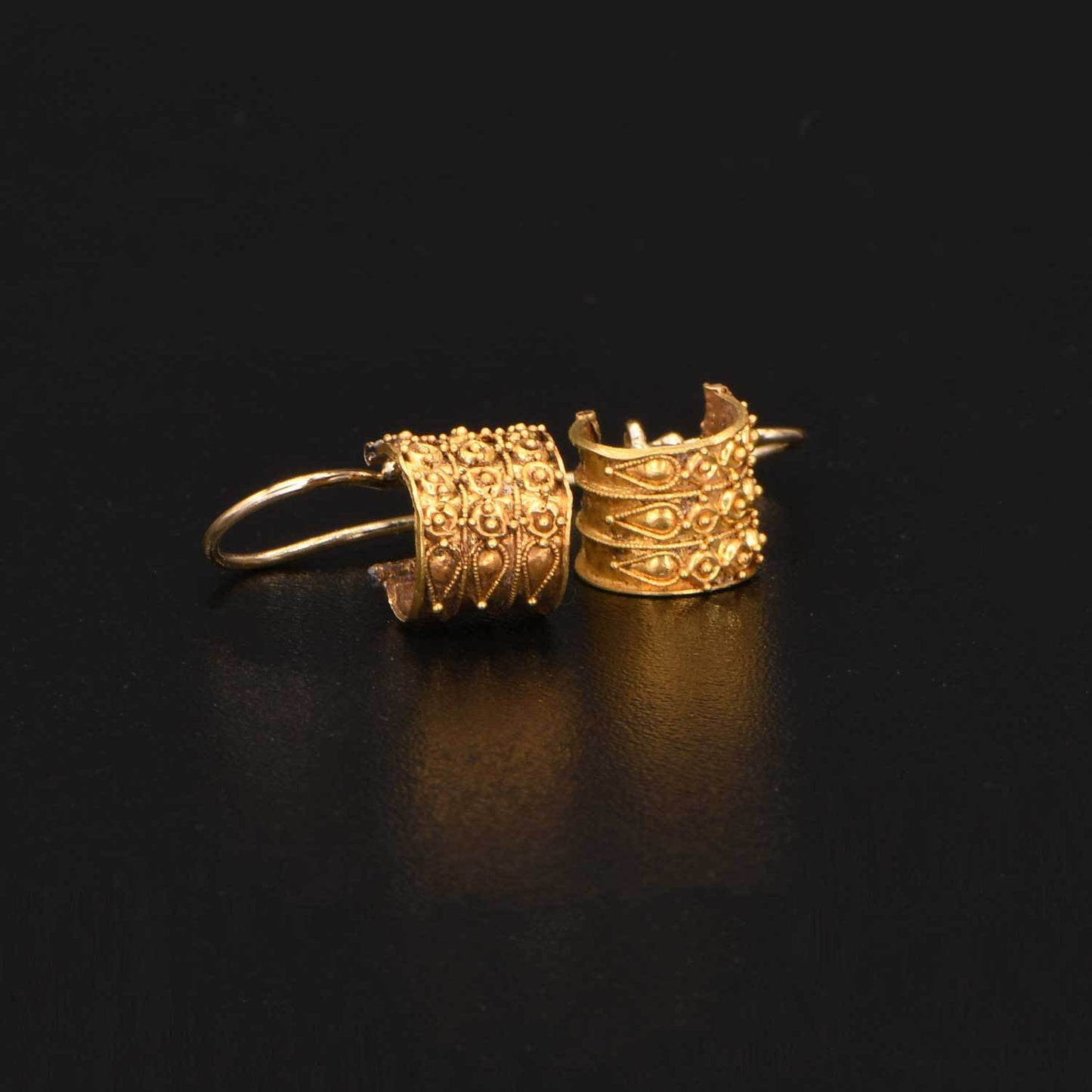 Etruscan Baule کی بالیاں کا ایک جوڑا ، CA. ساتویں صدی - 5 ویں صدی قبل مسیح