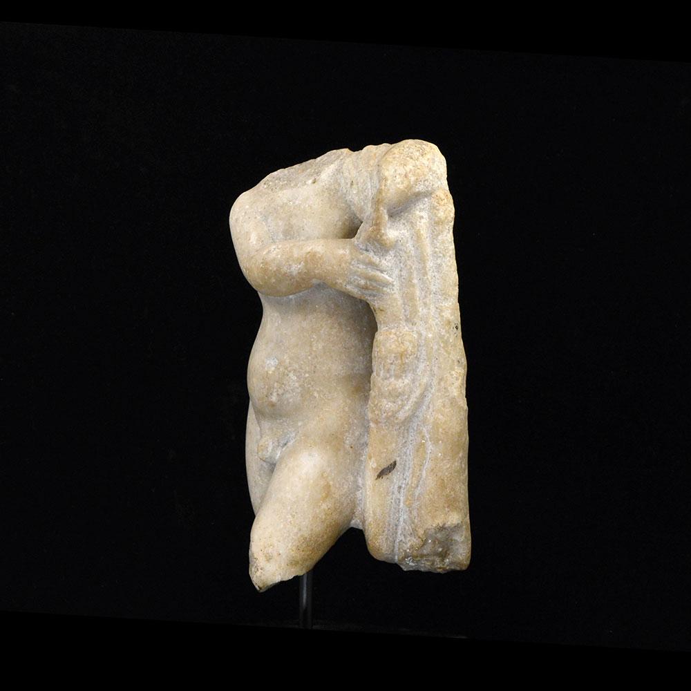 ایروز کا ایک رومن سنگ مرمر کا دھڑ ، CA. پہلی صدی قبل مسیح - پہلی صدی عیسوی