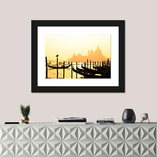 Romantic Italian City Of Venice (Venezia) Canvas Wall Art-1 Piece-Framed Print-20" x 16"-Tiaracle