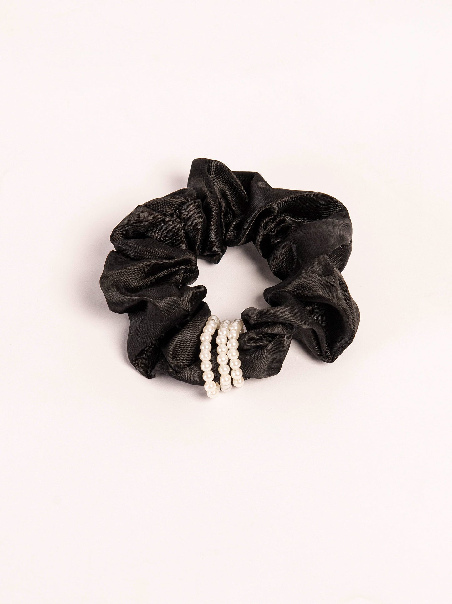 Pearly Scrunchie