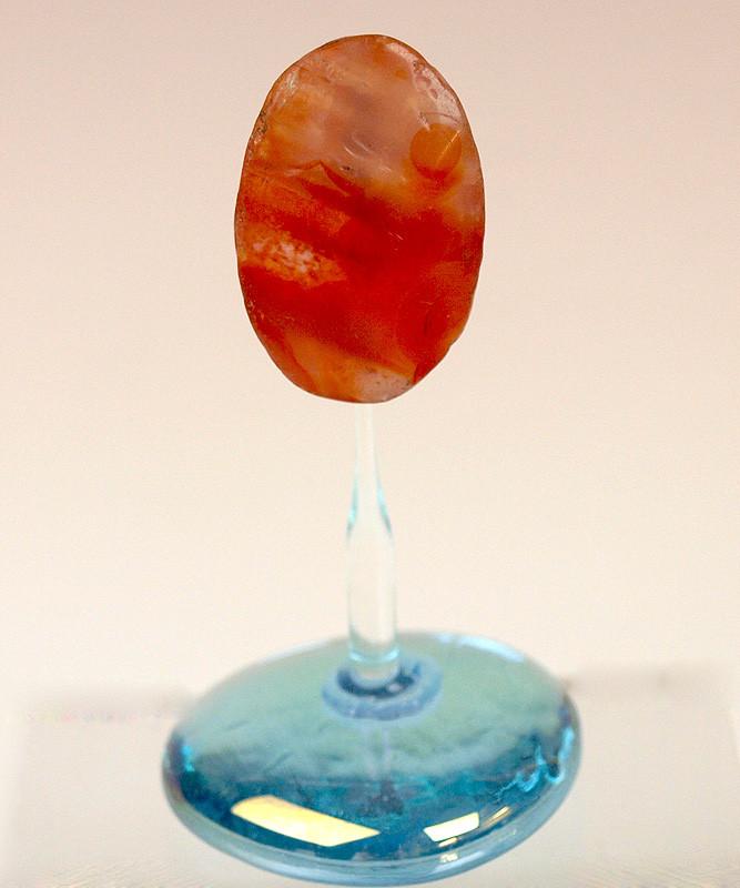 Eine große mesopotamische Karneolperle, ca. 1. Jahrtausend v. Chr.