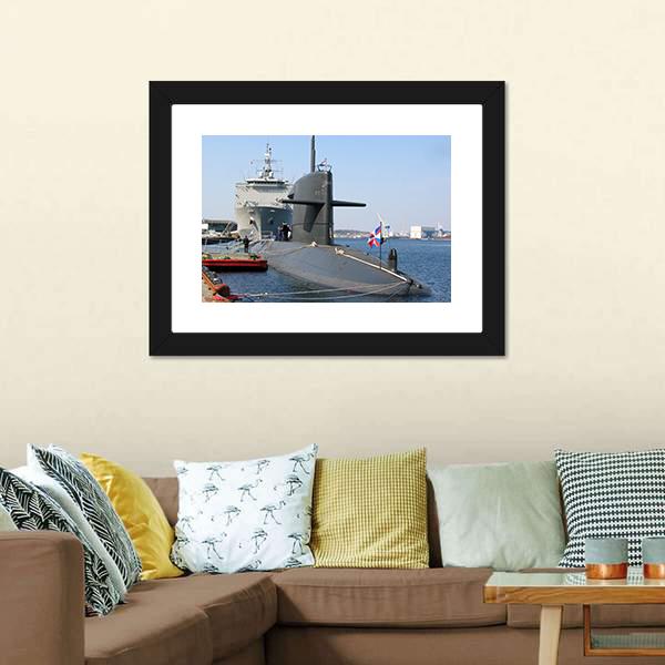 Docked Submarine Canvas Wall Art-1 Piece-Framed Print-20" x 16"-Tiaracle