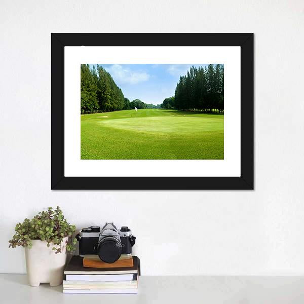 Green Golf Field Canvas Wall Art-1 Piece-Framed Print-20" x 16"-Tiaracle