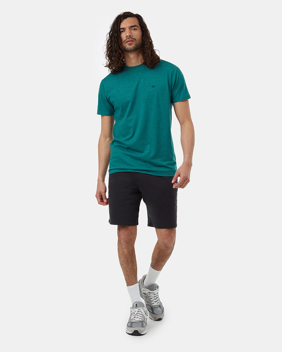 कढ़ाई वाली दस क्लासिक टी-शर्ट