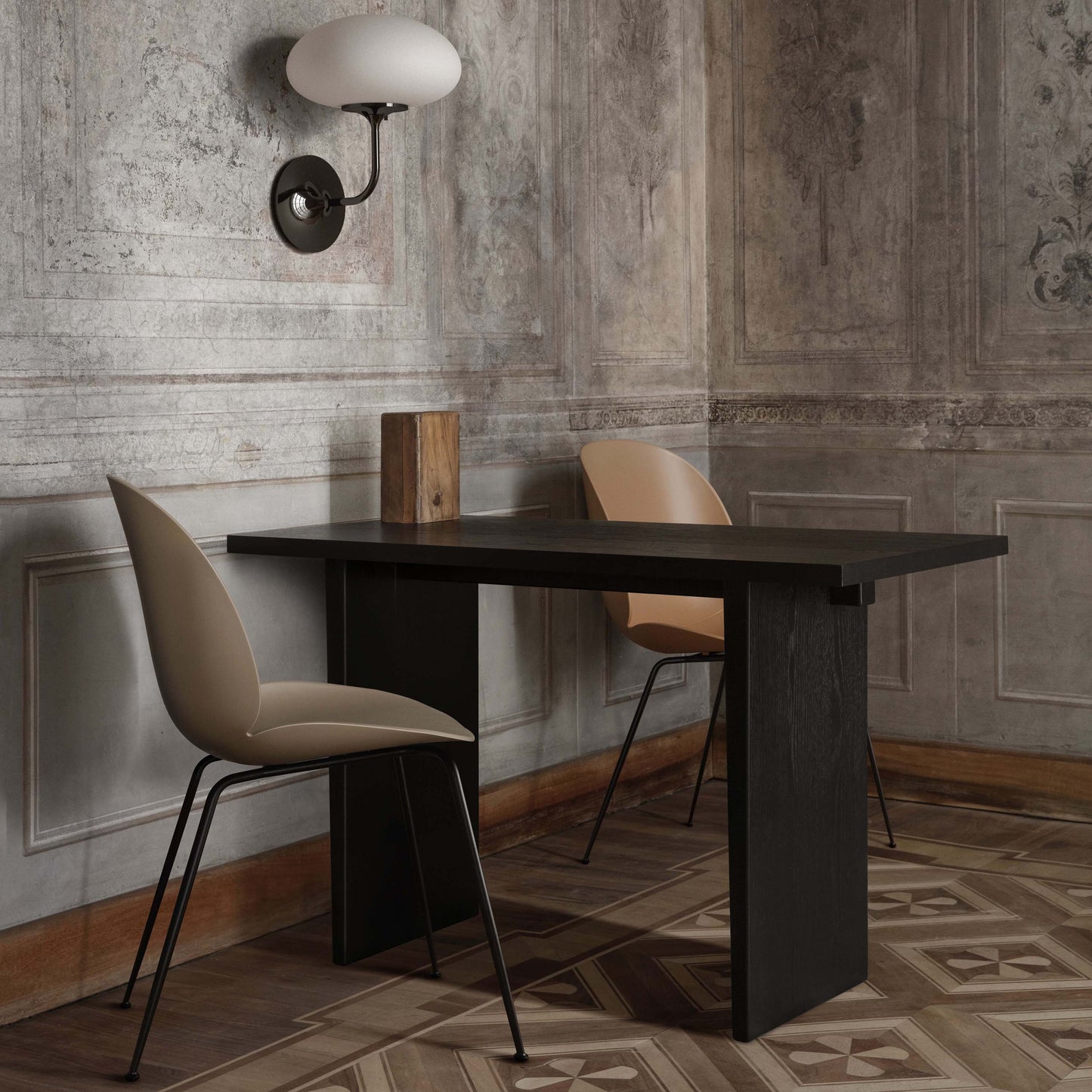 Privater Schreibtisch