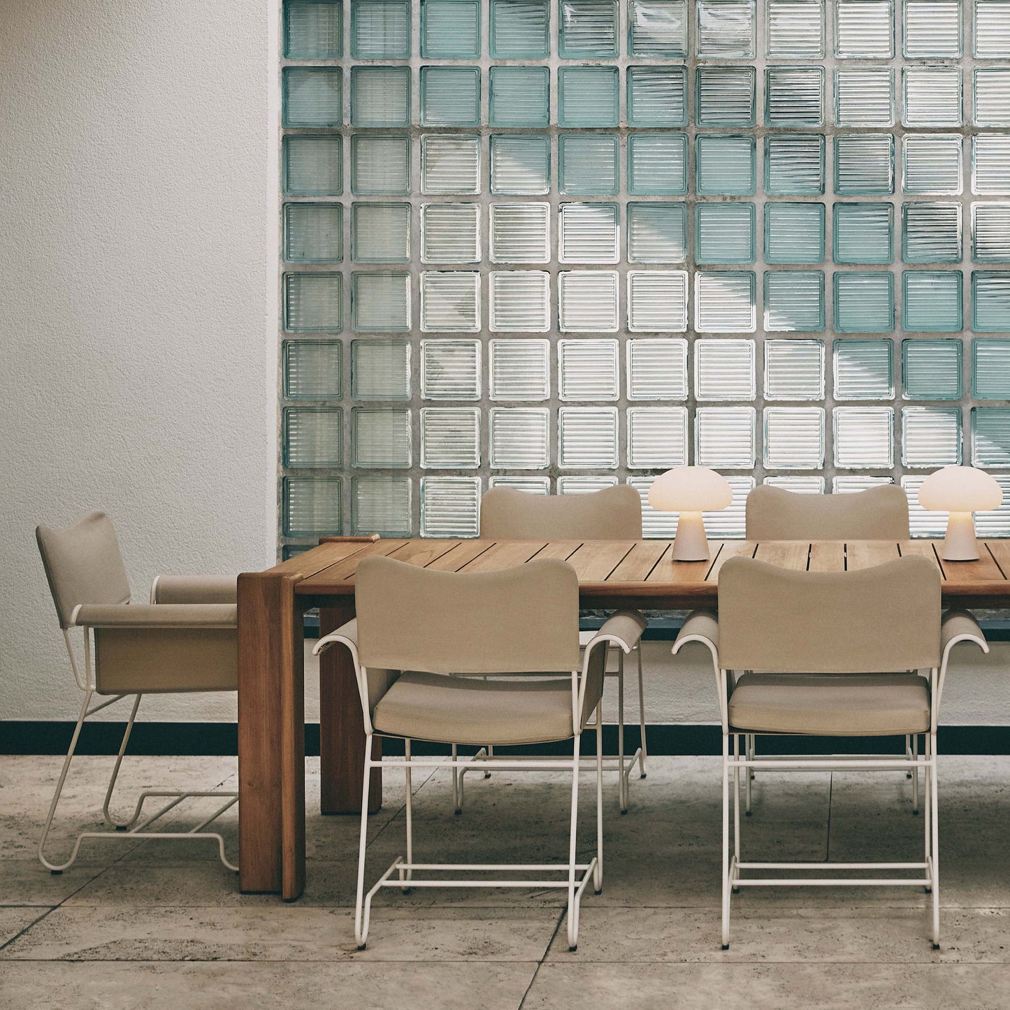 ट्रॉपिक डाइनिंग चेयर