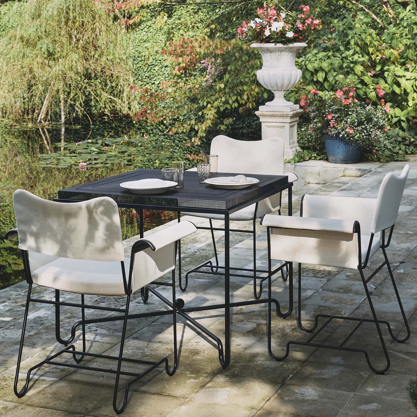 ट्रॉपिक डाइनिंग चेयर