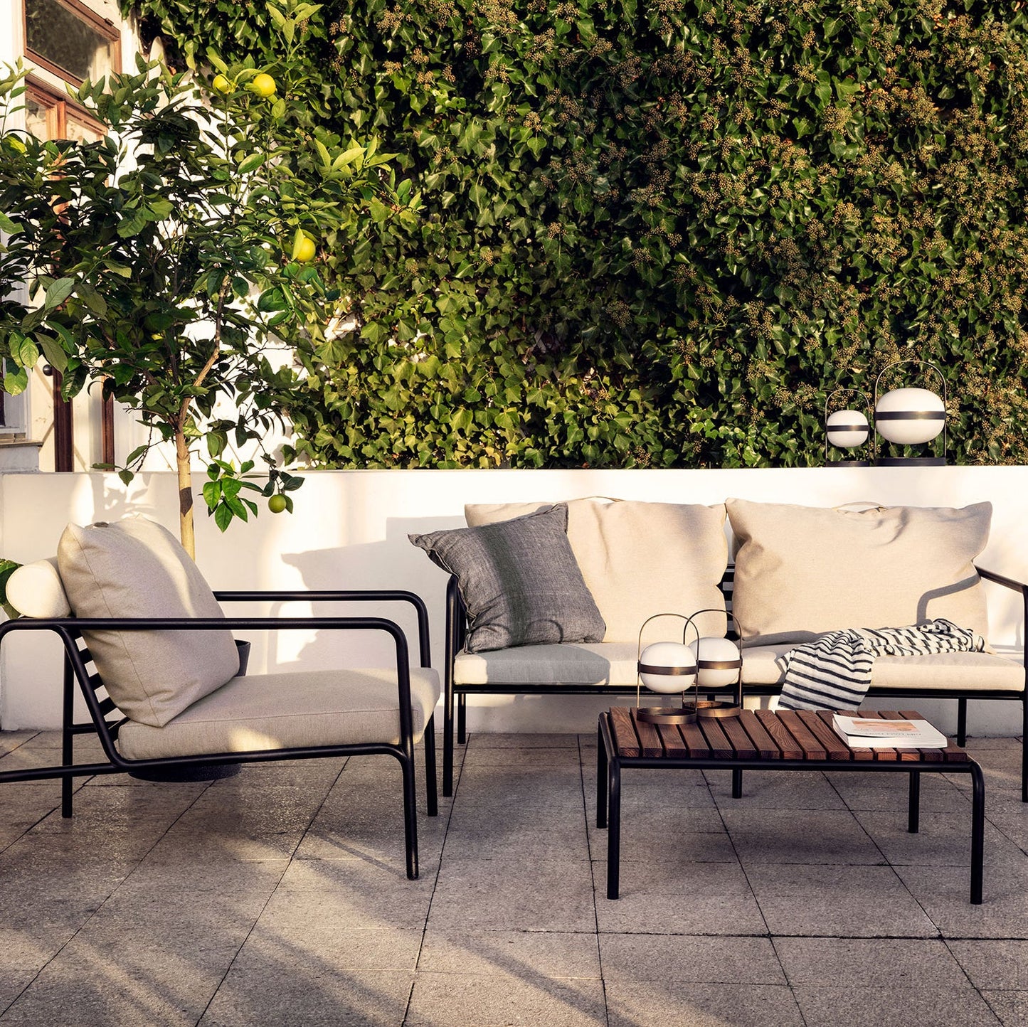 Avon Outdoor Lounge Chair