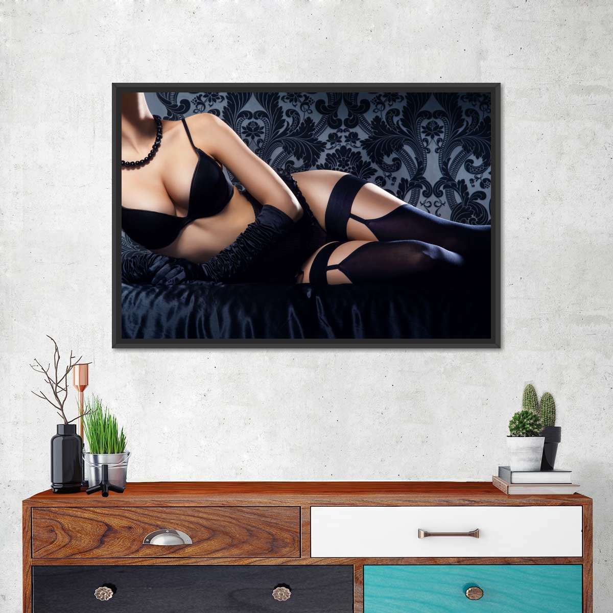 سیاہ دیوار آرٹ میں سیکسی عورت