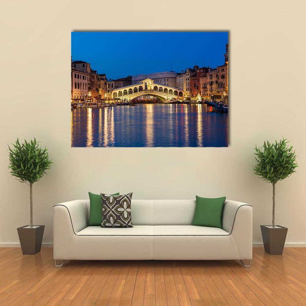 Rialto Bridge Italy Canvas Wall Art-1 Piece-Gallery Wrap-48" x 32"-Tiaracle