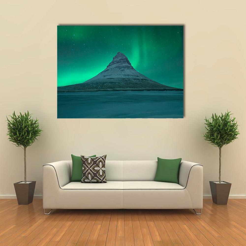 Northern Lights At Mount Kirkjufell Canvas Wall Art-1 Piece-Gallery Wrap-48" x 32"-Tiaracle